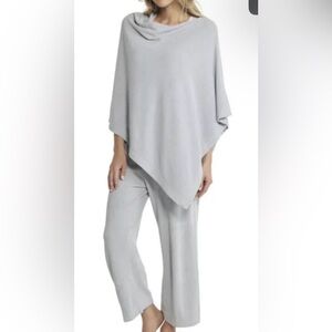 BAREFOOT DREAMS Cozychic Ultra Lite Poncho in Blue Water one sz